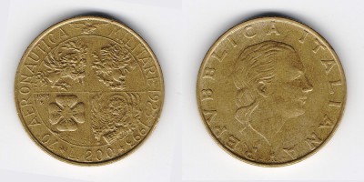 200 лир 1993 года